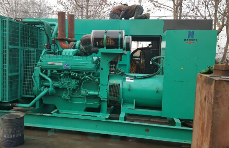 遂溪发电机组如何判断水冷式机油散热器内部是否需要清洗？